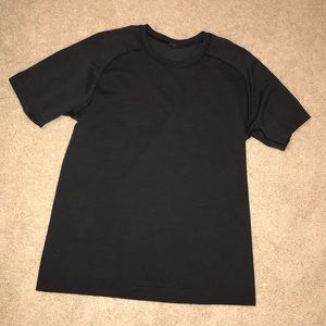 Men’s lululemon shirt